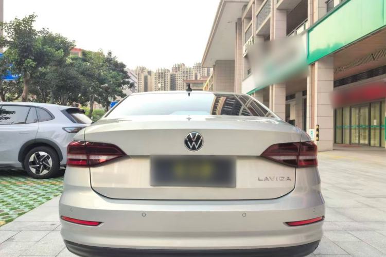 Used Volkswagen Lavida 2021 1.5L Automatic Fashion Edition Exterior 4