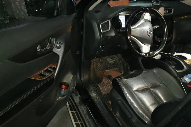 Used Nissan X-Trail 2014 2.0L CVT Comfort Edition 2WD Driver Seat