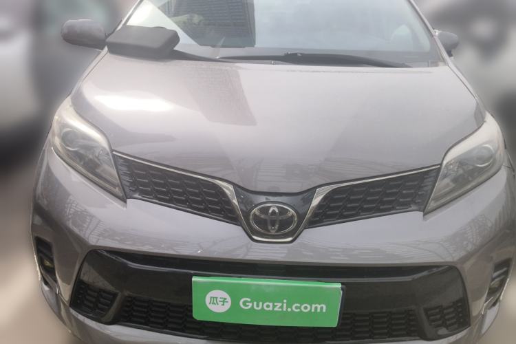 Used Toyota SIENNA 2018 3.5L 2WD Limited 7-Seater Canadian Version
