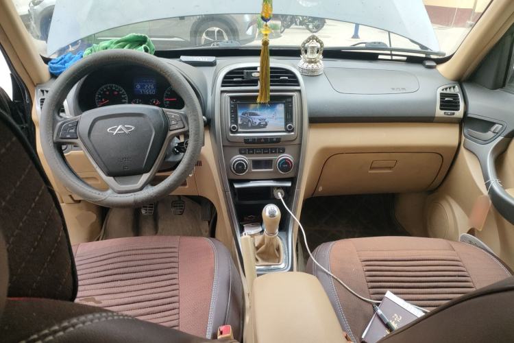 Used Chery Tiggo 2012 Elite Edition 1.6L Manual Comfort DVVT Center Console