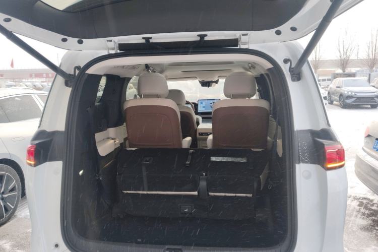 Used BYD Xia 2025 DM-i 1.5T 100km Leading Model Trunk