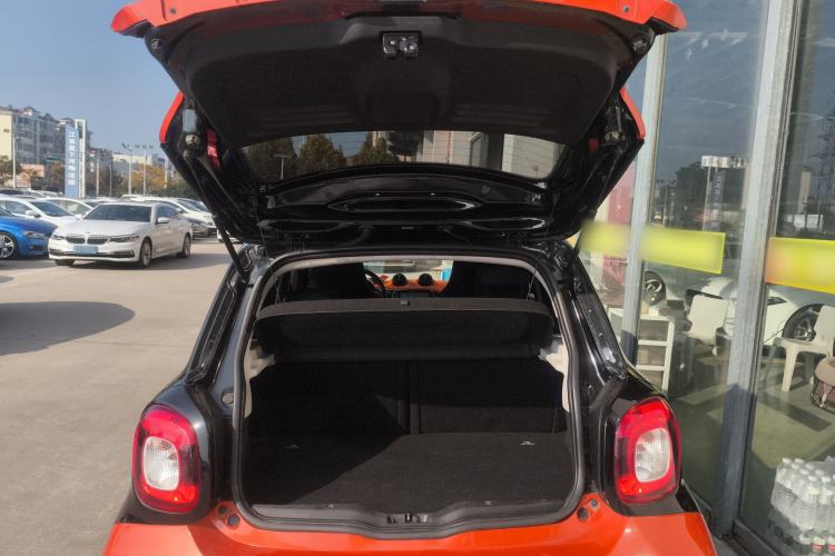 Used smart forfour 2016 1.0L 52 kW Passion Edition
