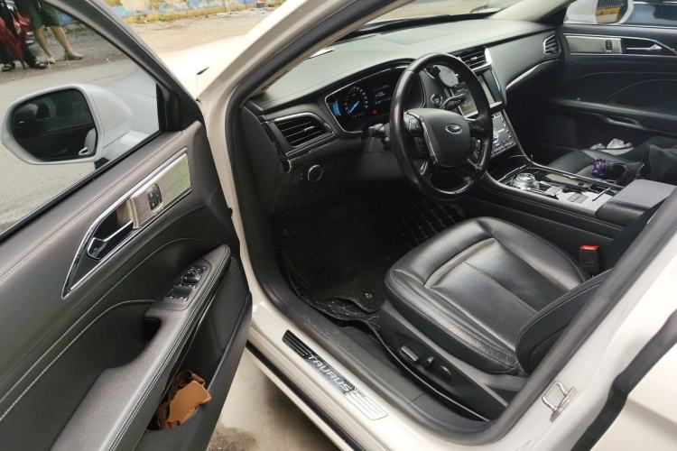 Used Ford Taurus 2015 EcoBoost 245 Luxury Model
