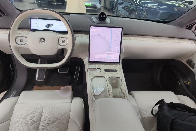 Used Nio ET7 2023 100kWh Signature Edition Center Console