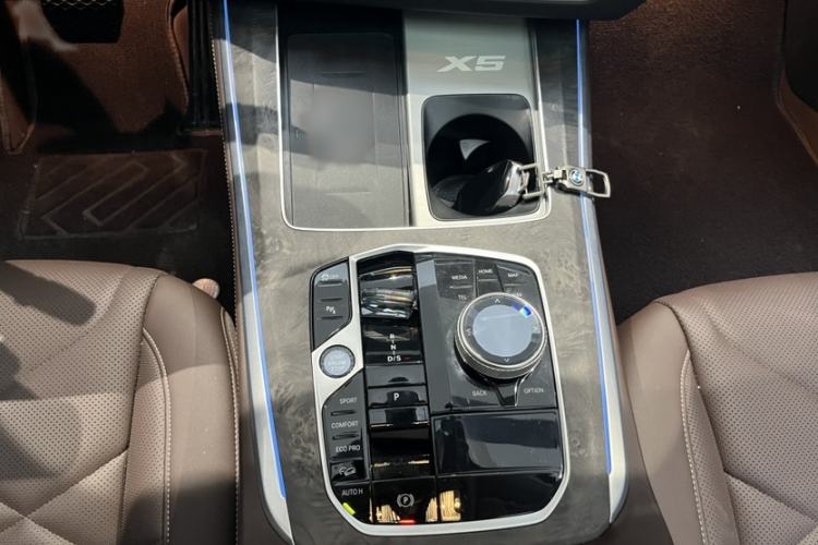 Used BMW X5 2023 xDrive 30Li Luxury M Sport Package Interior 8