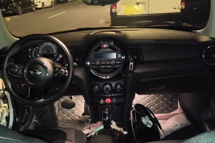 Used MINI 2018 1.5T ONE