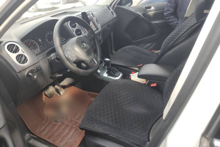 Used Volkswagen Tiguan 2015 1.8TSI Automatic All-Wheel-Drive Luxury Model Left Front Seat