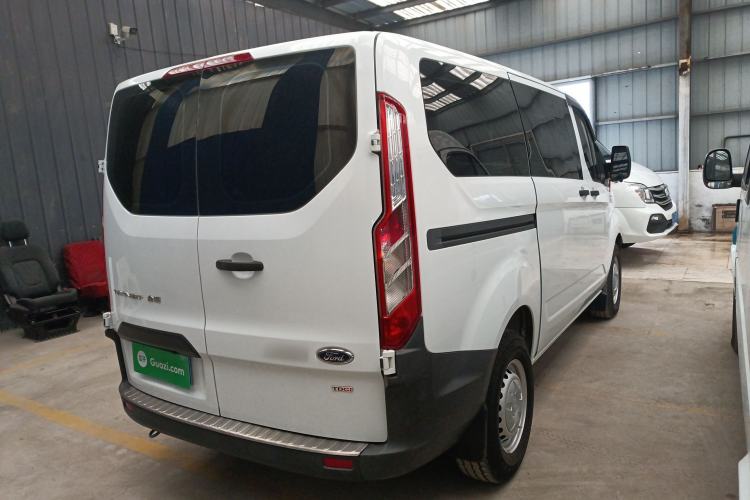 Used Ford Transit 2020 2.0T Diesel Multi-Function Commercial Vehicle Mid-Chassis Low-Roof Design with Dual Rear Doors Meeting China VI Emission Standards