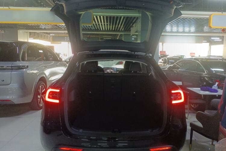 Used Tesla Model Y 2022 Long-Range All-Wheel-Drive Version