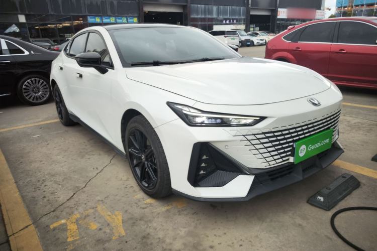 Used Changan UNI-V 2022 1.5T Prestige Version