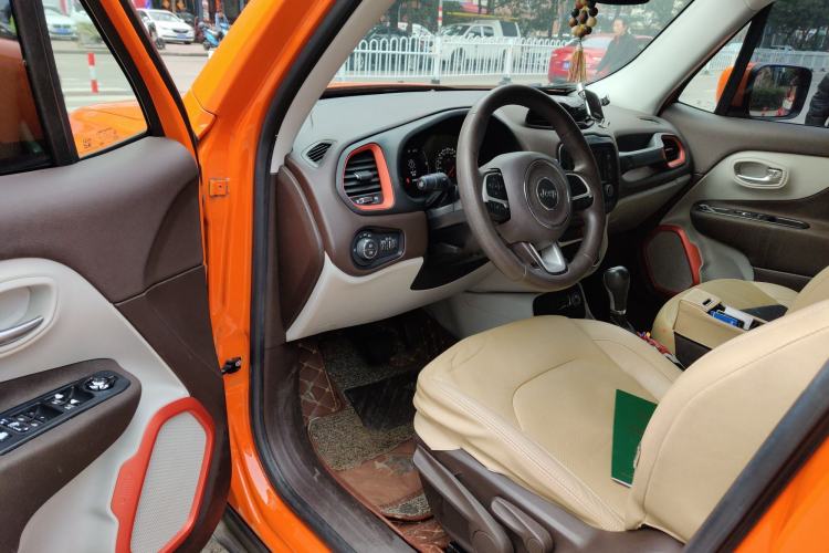 Used Jeep Renegade 2016 1.4T Automatic High-Energy Version Driver Seat