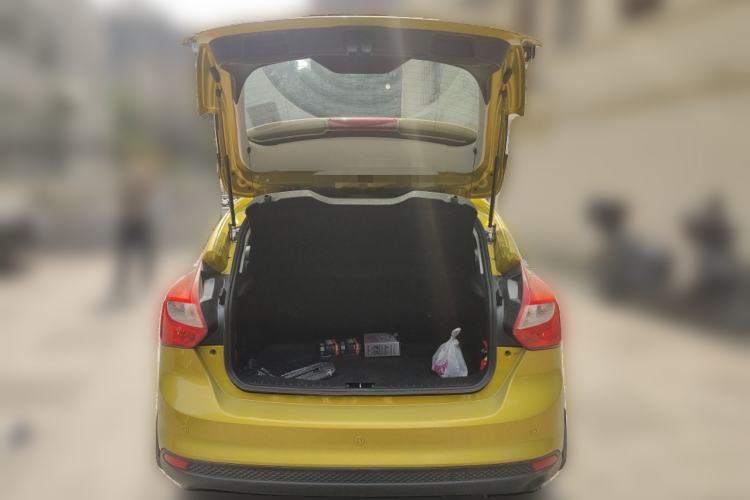 Used Ford Focus 2012 Hatchback 1.6L Manual Fashion Edition
