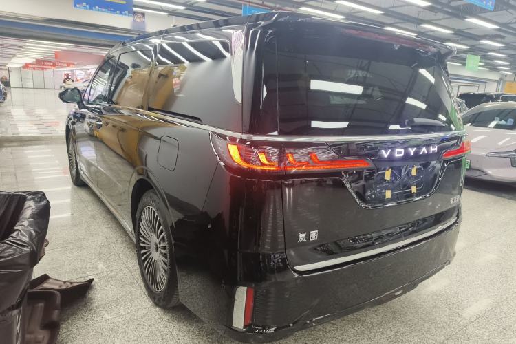 Used VOYAH Dream 2025 PHEV Four-Wheel Drive Excellence Qiankun Edition