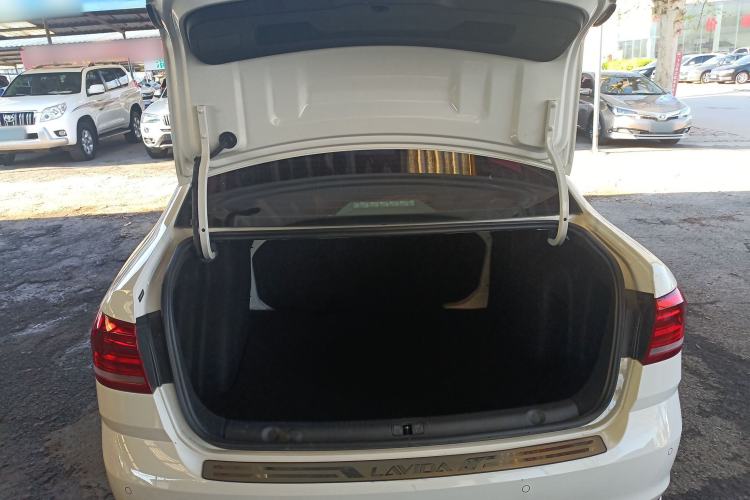 Used Volkswagen Lavida 2017 1.6L Automatic Fashion Edition
