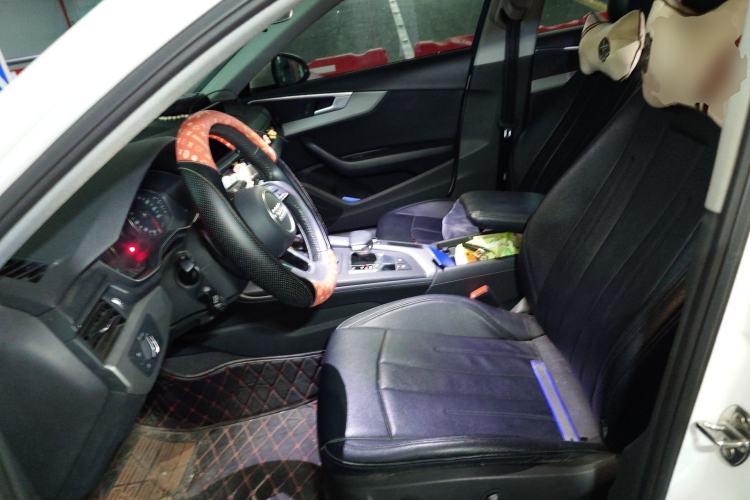 Used Audi A4L 2018 30th Anniversary Edition 30 TFSI Ambition Model
