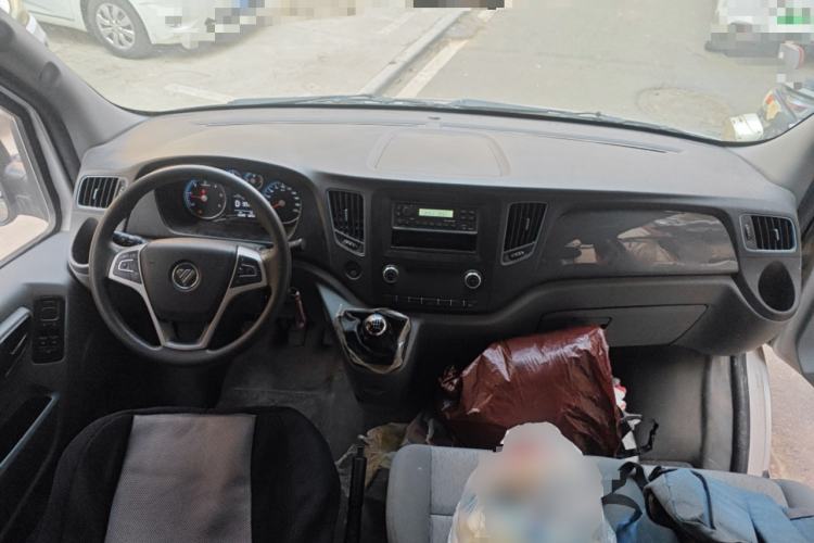 Used Foton Toano 2021 2.0T Manual Tongtu Short Wheelbase Mid-Height 5/6-Seater 4F20TC3 Center Console