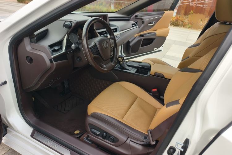 Used Lexus ES 2020 200 Excellence Edition
