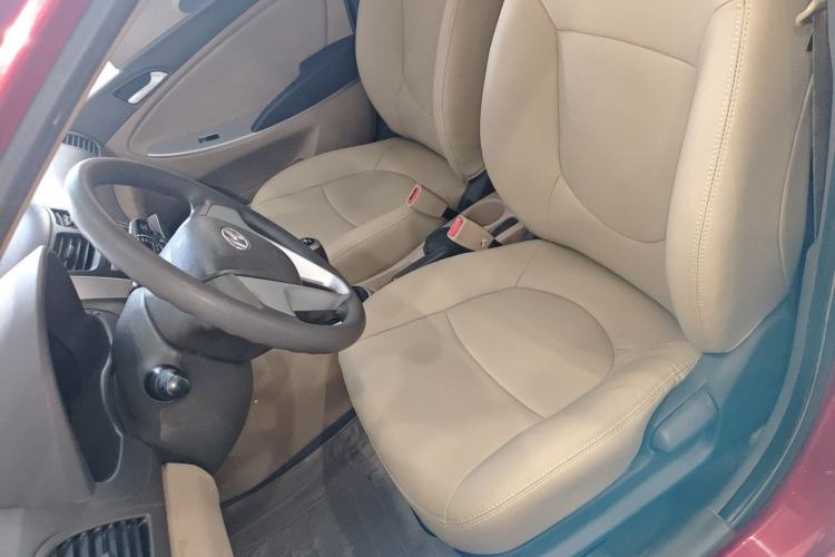 Used Hyundai Verna (older generation) 2010 Sedan 1.4L Manual Comfort GS