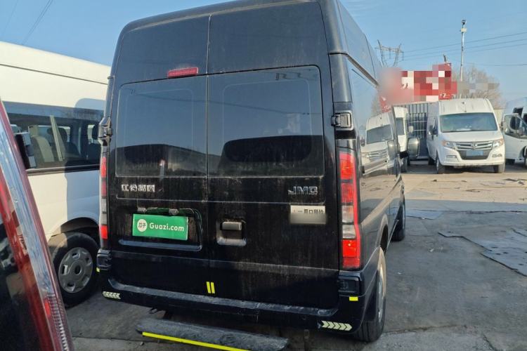 Used JMC Fushun 2023 2.0T Automatic Short-Wheelbase Mid-to-High Roof Commercial & Multi-Purpose Passenger Vehicle 6 Seats