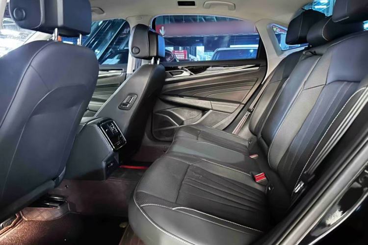 Used Volkswagen Passat 2025 Outstanding Model 330TSI Starry Elite Edition Interior 5