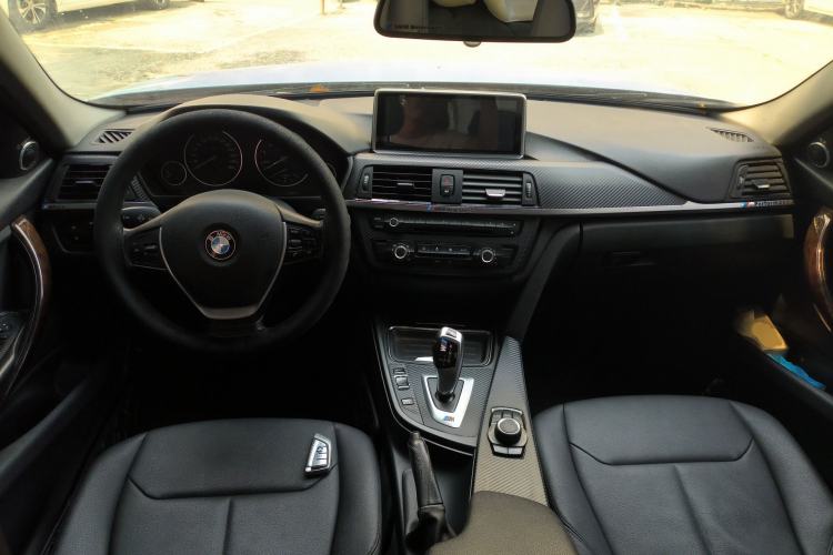 Used BMW 3 Series 2013 320Li Fashion Model Center Console