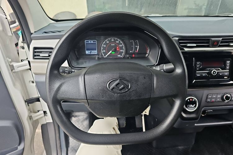 Used SAIC MAXUS EV30 2023 Pure-Electric Smart Logistics Expert with Long Wheelbase Guoxuan