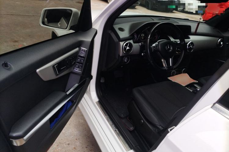 Used Mercedes-Benz GLK-Class 2015 GLK 260 4MATIC Dynamic Edition Ultimate Version
