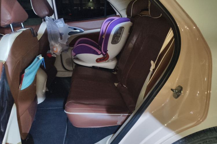 Used ORA Good Cat 2023 401 km Standard Range Luxury Version Lithium Iron Phosphate Left Rear Seat