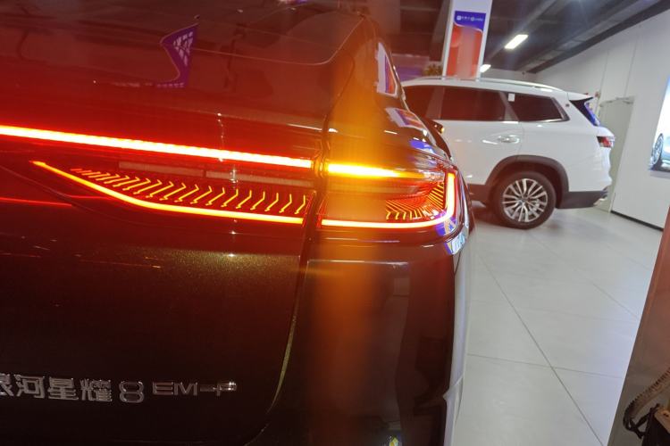 Used Geely Galaxy 8 2025 130km EM-P Starship Edition Exterior 3