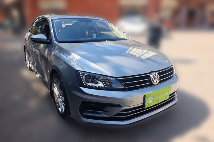 Used Volkswagen Sagitar 2018 280TSI DSG Ignite Edition Front Right 45 Deg