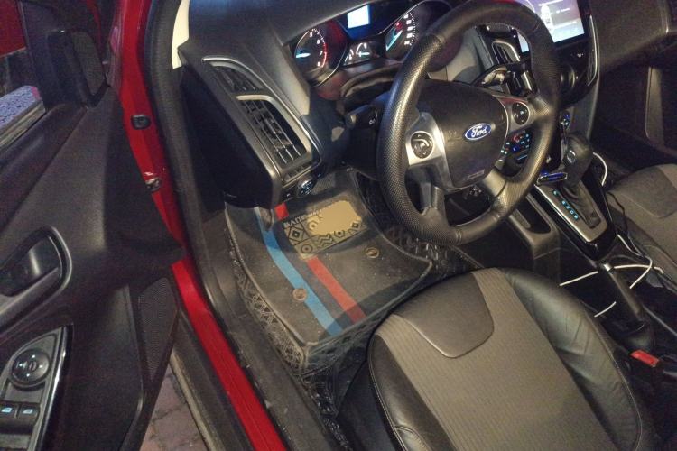 Used Ford Focus 2012 Hatchback 1.6L Automatic Fashion Edition