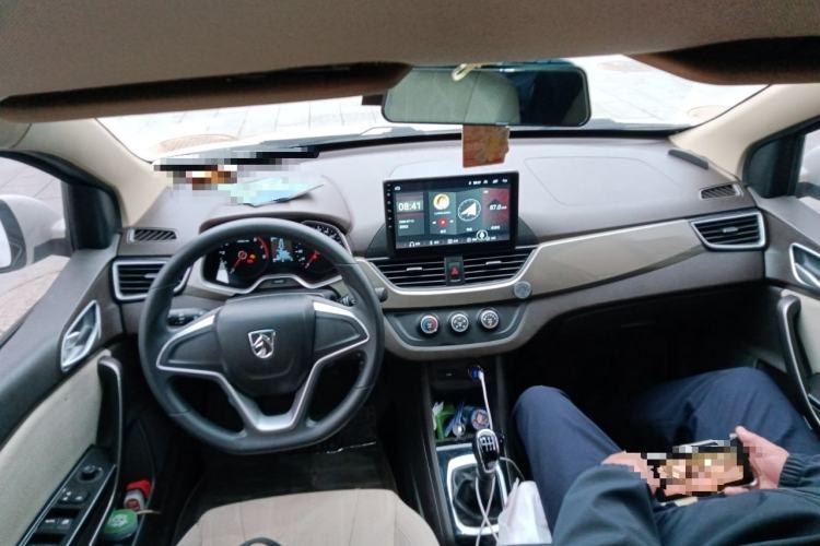 Used Baojun 310W 2017 1.5L Manual Comfort Version China VI Emission Standard
