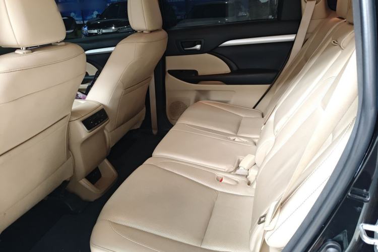 Used Toyota Highlander 2018 2.0T Four-Wheel Drive Prestige Version 7 Seats China VI Standard
