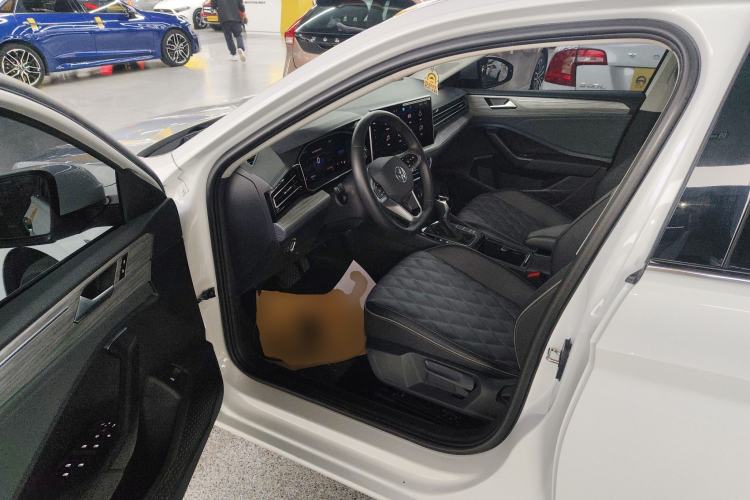 Used Volkswagen Sagitar 2023 300TSI DSG Excellence Edition Driver Seat