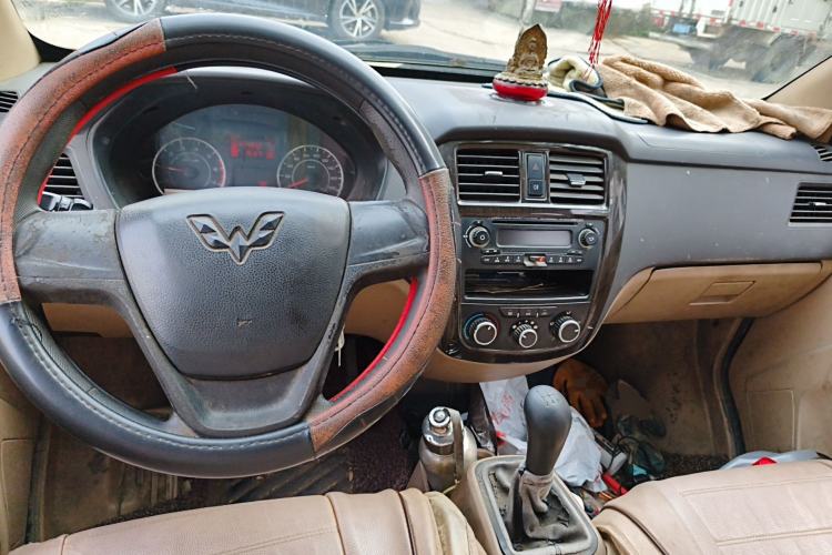 Used Wuling Rongguang 2014 1.5L S Standard Version