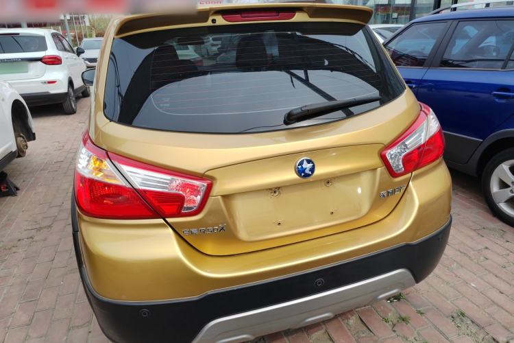 Used Venucia R50X 2015 1.6L Automatic Luxury Edition
