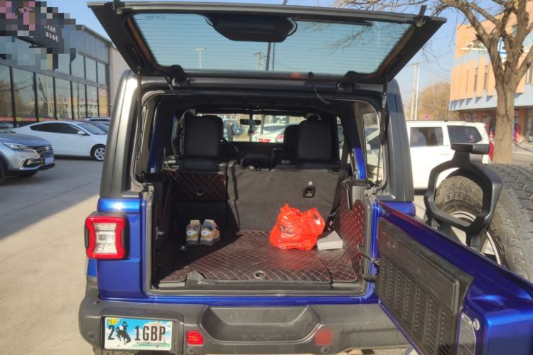 Used Jeep Wrangler 2019 2.0T Sahara Four-Door Version China VI Emission Standard