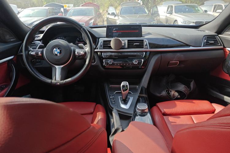 Used BMW 3 Series GT 2020 320i M Sport Night Edition Center Console