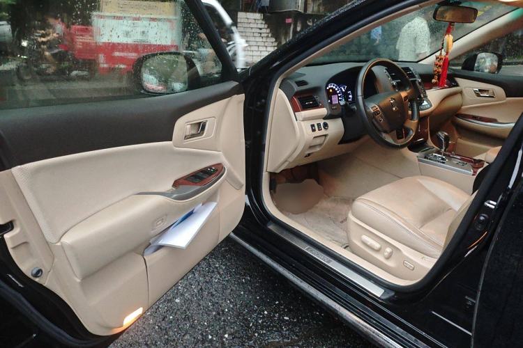 Used Toyota Crown 2012 2.5L Royal Leather Edition