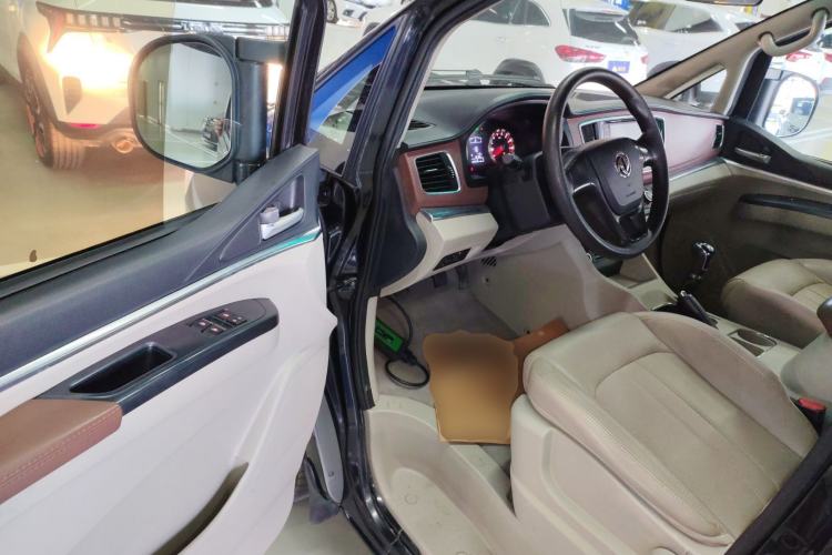 Used FORTHING Lingzhi 2018 M5L 1.6L 7-Seater Luxury Model