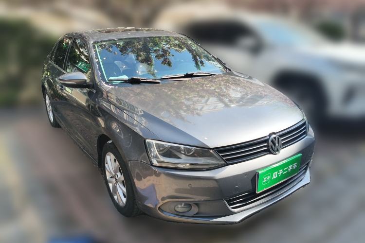 Used Volkswagen Sagitar 2012 1.4TSI Manual Luxury Model Front Right 45 Deg