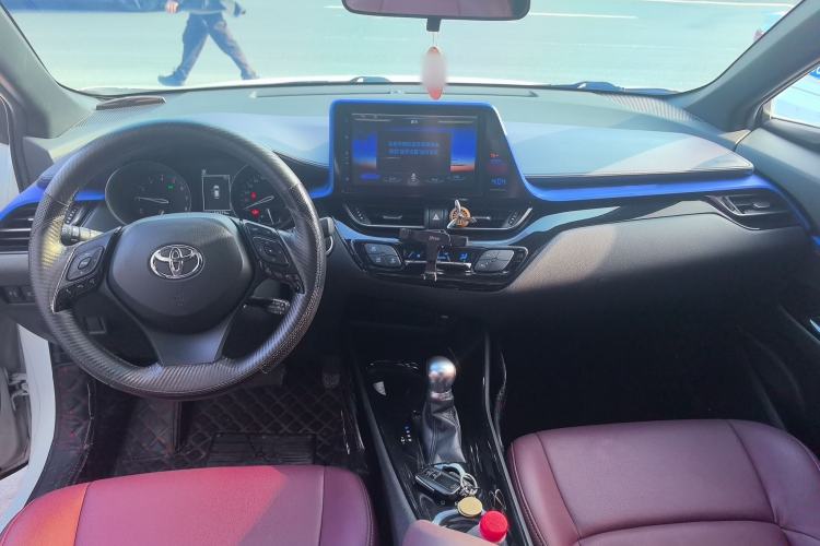 Used Toyota C-HR 2018 2.0L Leading with Sunroof China VI Standard
