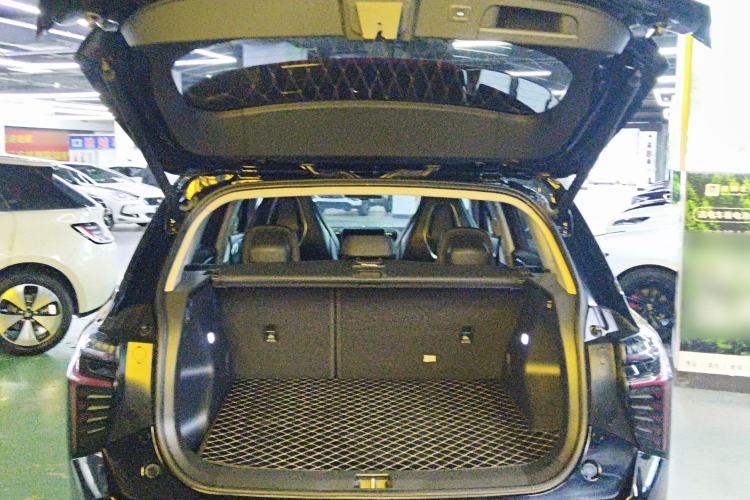 Used Hongqi HS3 2023 1.5T Two-Wheel Drive Shanwei Edition Trunk