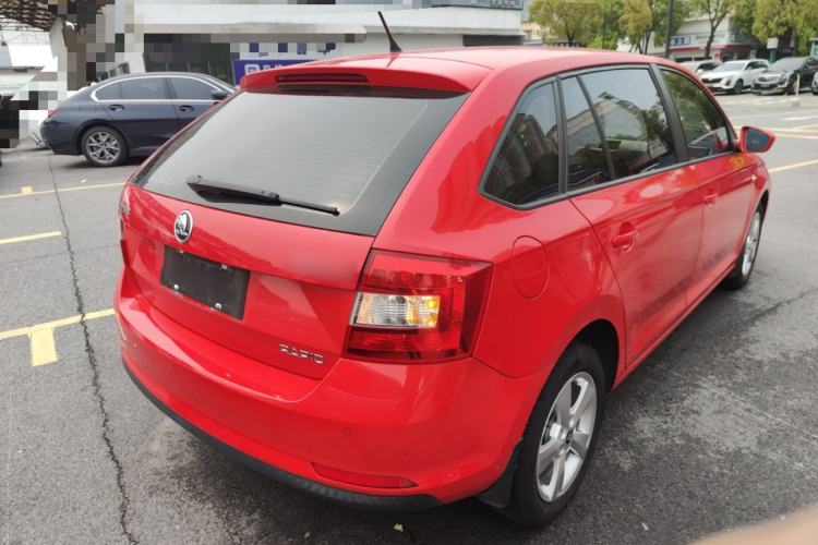 Used Skoda Rapid Spaceback 2014 1.6L Automatic Enjoyment Edition