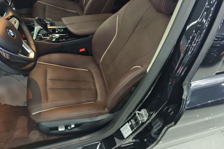 Used BMW 5 Series 2023 530Li Leading Edition Luxury Package Left Front Seat