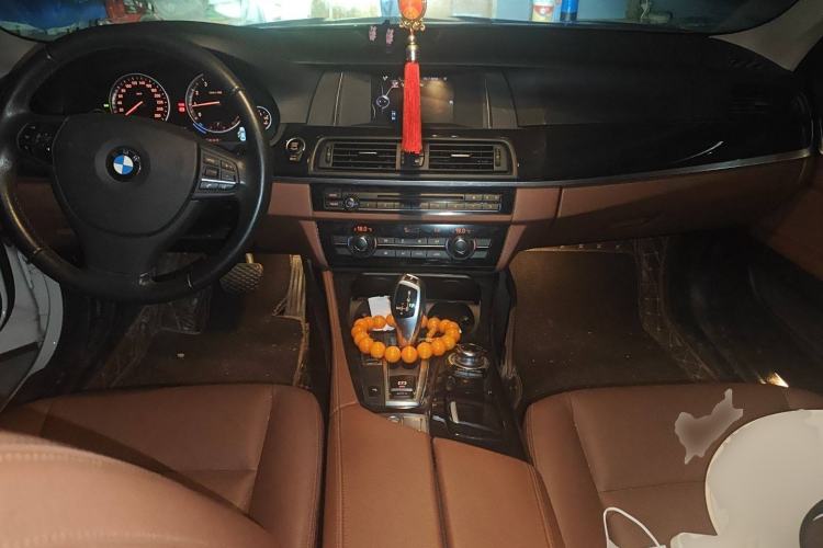 Used BMW 5 Series 2015 520i Elegant Edition
