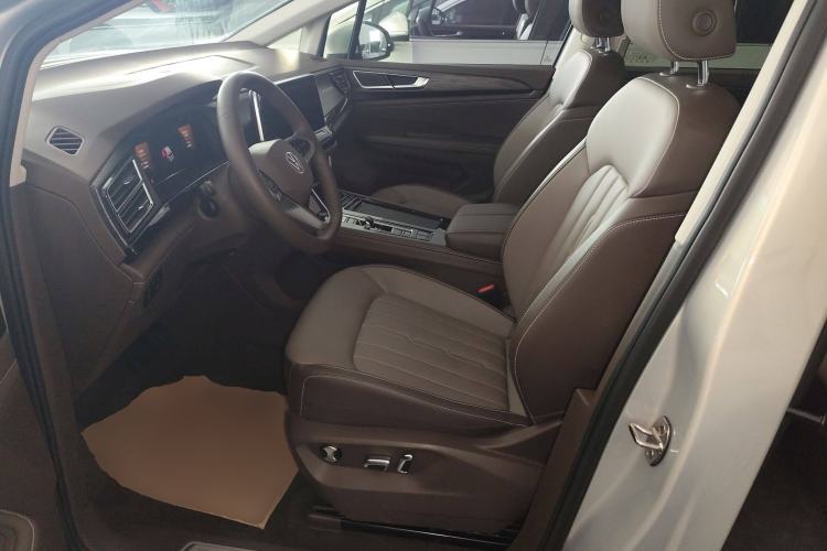 Used Volkswagen Viloran 2024 330TSI Luxury Edition