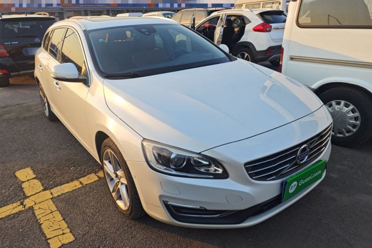 Used Volvo V60 2016 T5 Zhiya Edition
