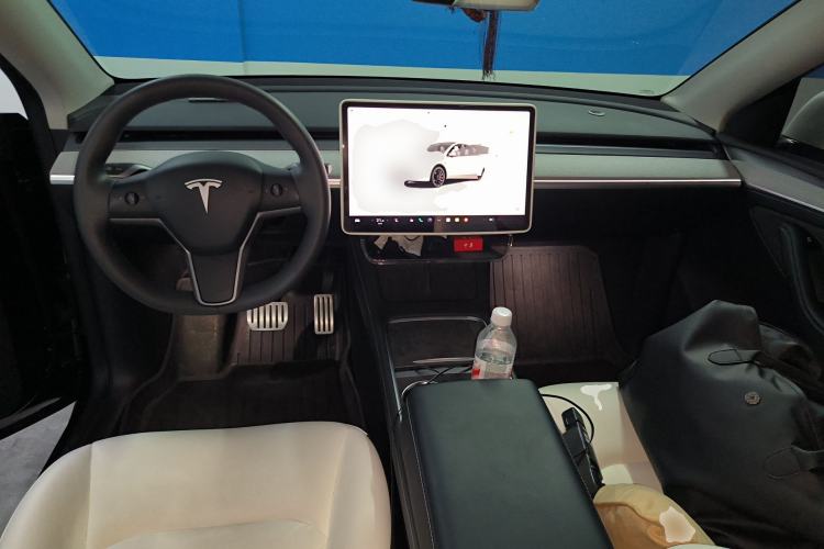 Used Tesla Model Y 2023 High-Performance All-Wheel-Drive Version