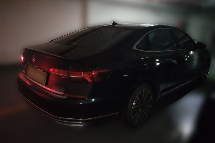 Used Volkswagen Passat 2021 330TSI Luxury Edition Rear Right 45 Deg